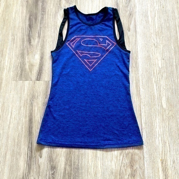 DC Comics Tops - 🛍️ 2/$12
DC COMICS SUPERMAN size xs women’s tank top. EEUC